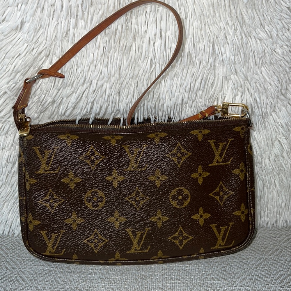 Louis Vuitton Classic Monogram Pouchette